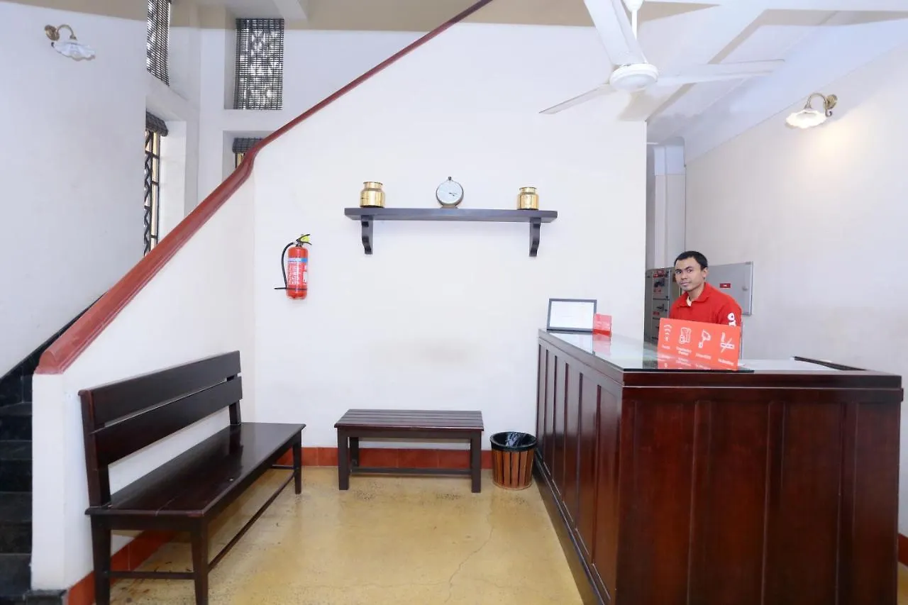 Oyo 8268 Gokul Ottupura 호텔 Kochi