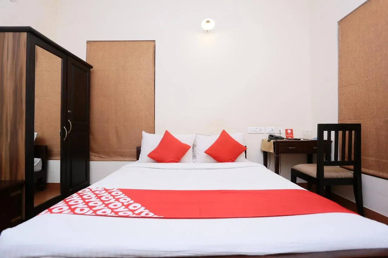 Oyo 8268 Gokul Ottupura 호텔 Kochi