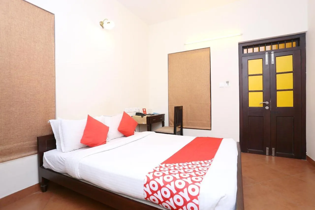 Oyo 8268 Gokul Ottupura 호텔 Kochi 3*,