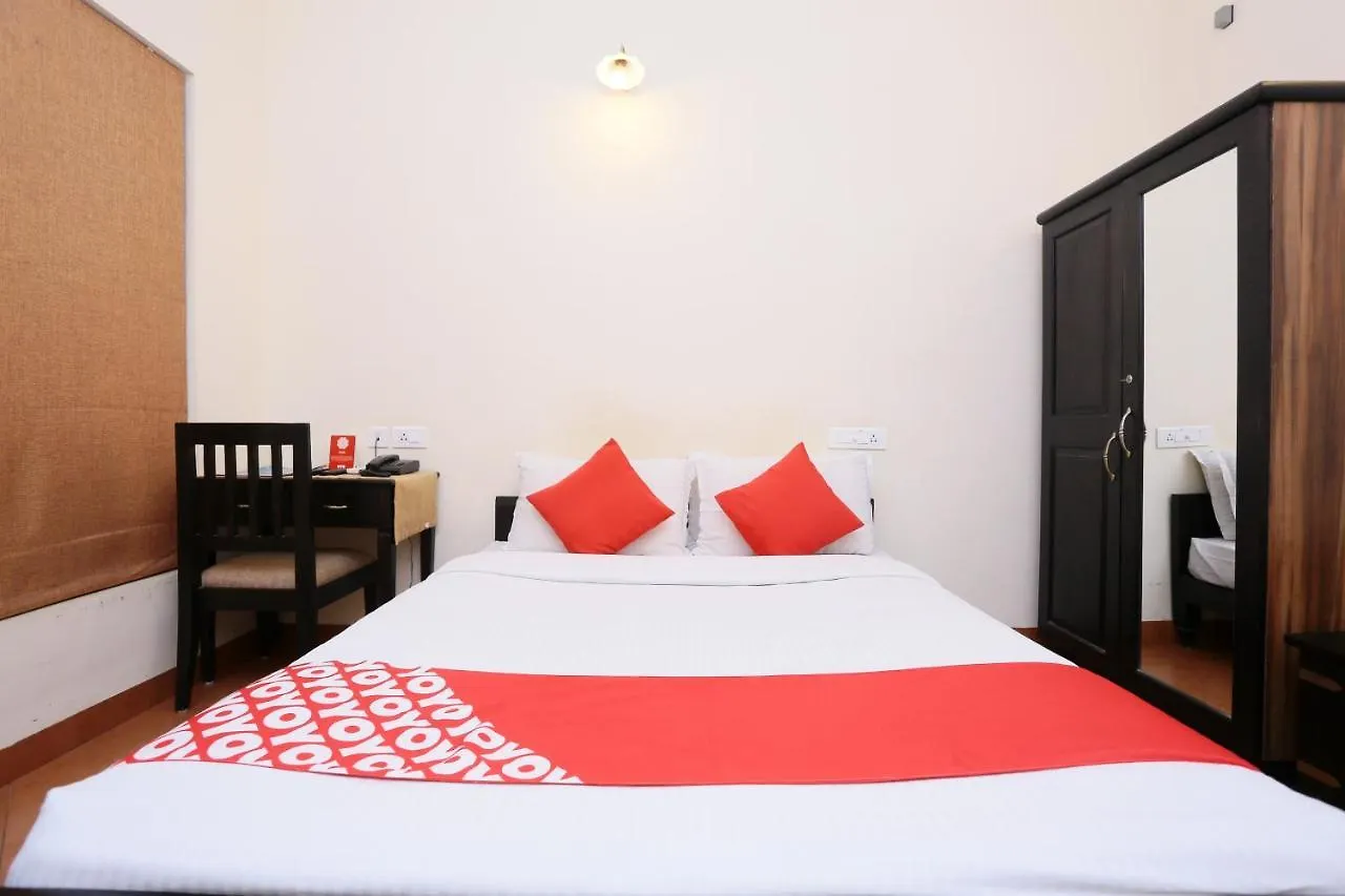 Oyo 8268 Gokul Ottupura 호텔 Kochi