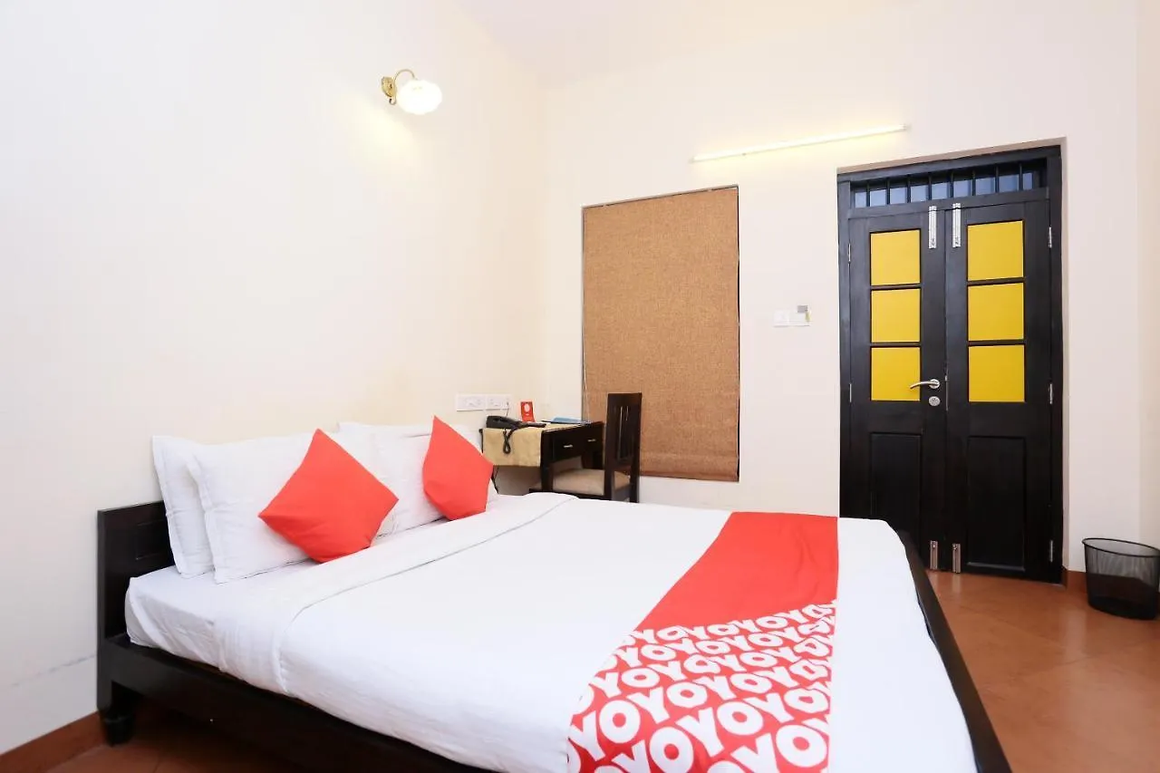 Oyo 8268 Gokul Ottupura 호텔 Kochi
