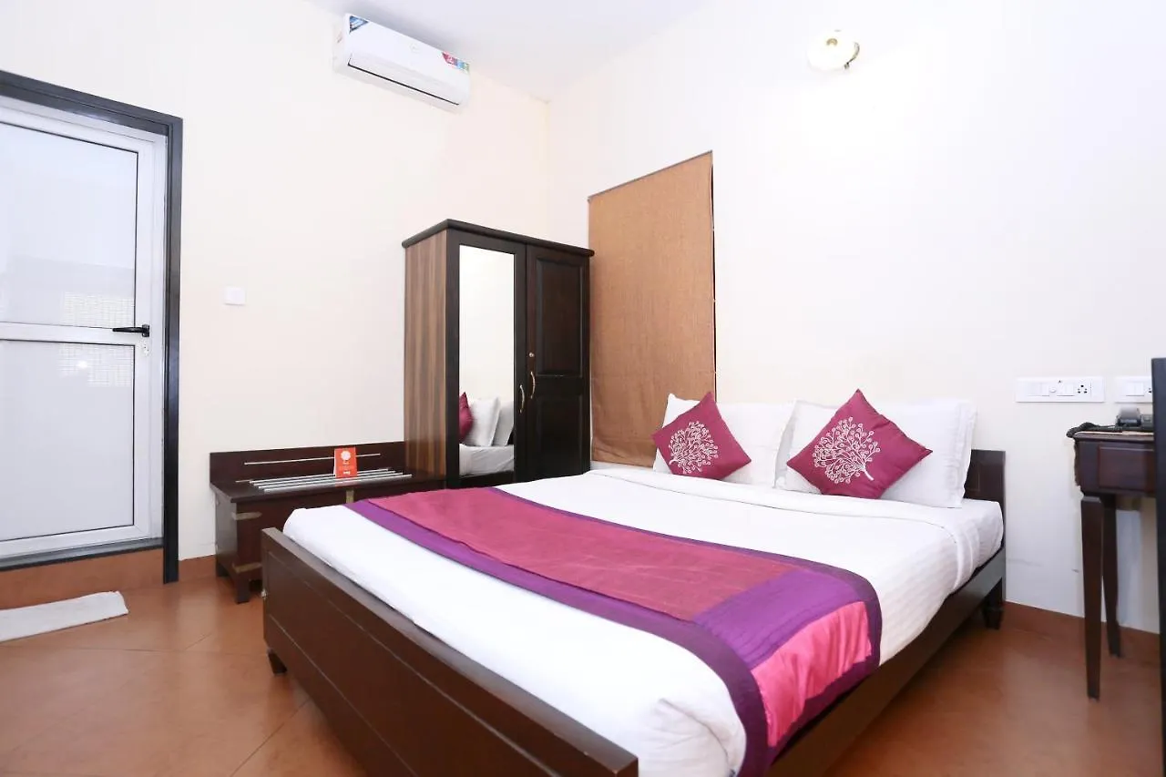 Oyo 8268 Gokul Ottupura 호텔 Kochi