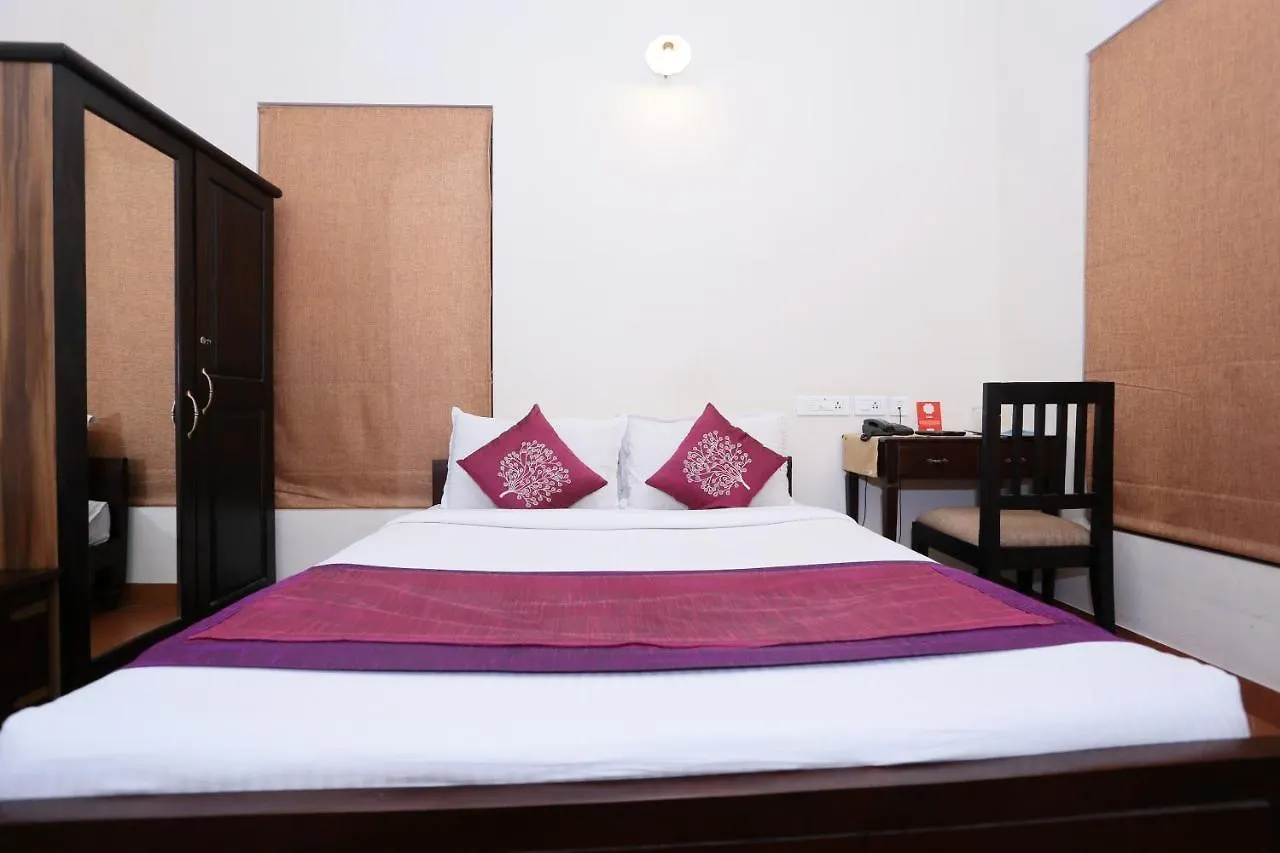 ***  Oyo 8268 Gokul Ottupura Hotel Kochi India