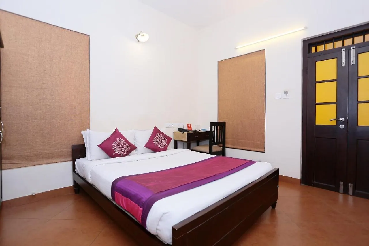 Oyo 8268 Gokul Ottupura Hotel Kochi 3*,  India
