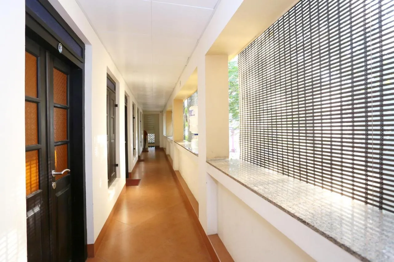Oyo 8268 Gokul Ottupura Hotel Kochi