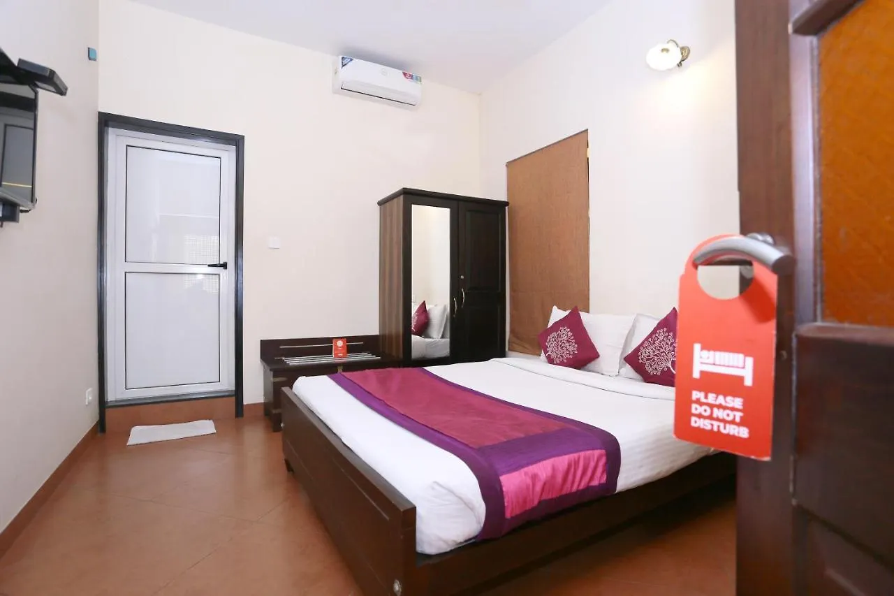 Oyo 8268 Gokul Ottupura Hotel Kochi India